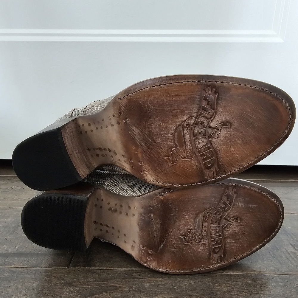 New Freebird Sadie Leather Python Print Oxford Bo… - image 8